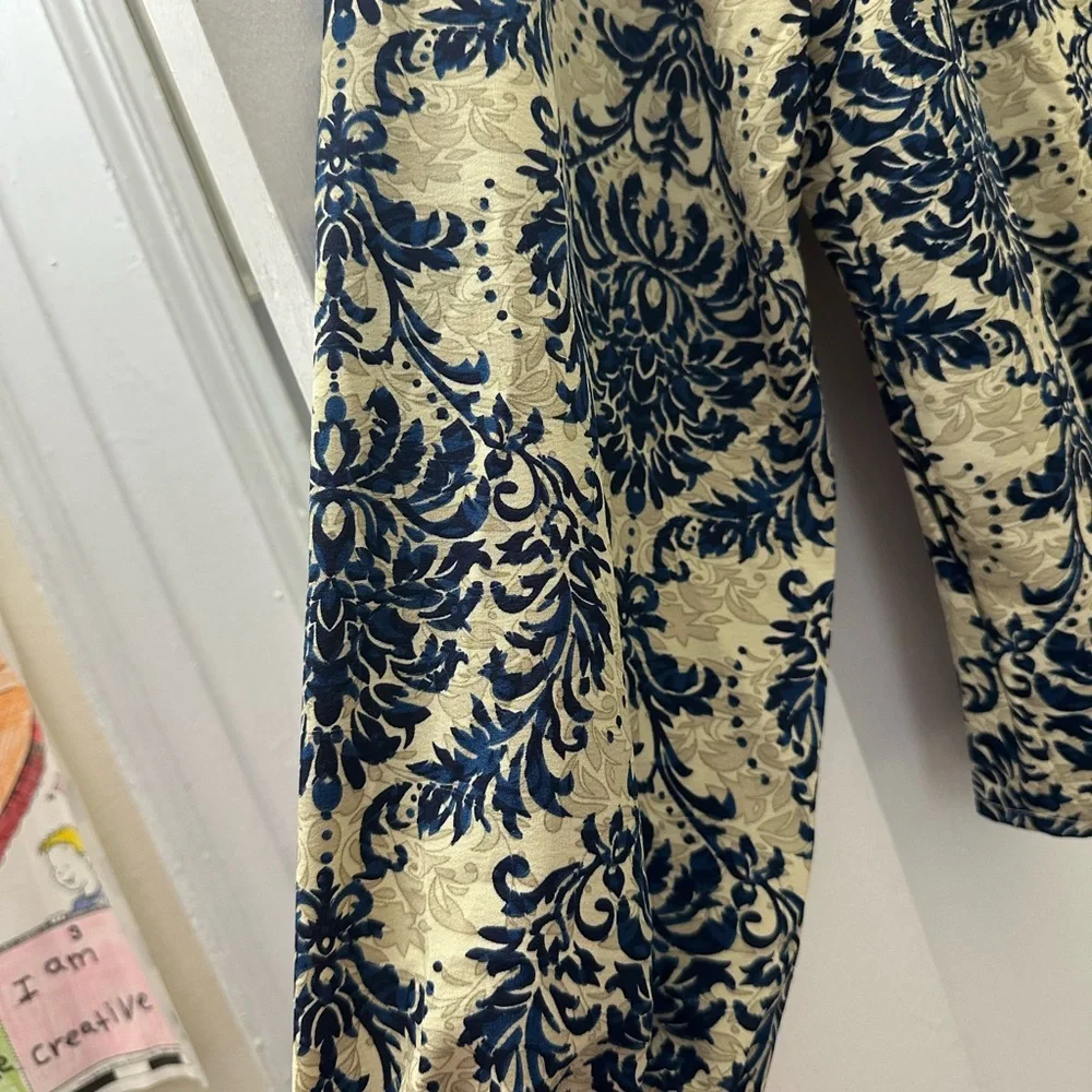 Women Blouse - Picture 8 of 8